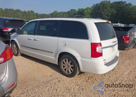 2016 Chrysler Town & Country Touring from USA, damaged, VIN 2C4RC1BG8GR148654